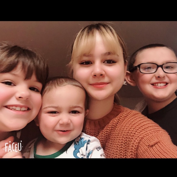 Meet your Posher, Kendra - Picture 1 of 1